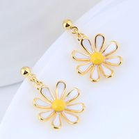Korean Fashion Sweet Chrysanthemum Earrings sku image 1