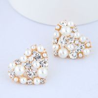 Korean Fashion Metal Sweet Bright Peach Heart Pearl Earrings sku image 1