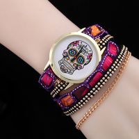 Neue Heiße Niet Kette Damen Uhr Trendy Fashion Ghost Head Damen Armband Uhr main image 3