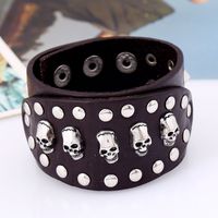 Europäisches Und Amerikanisches Punk Retro Herren Breites Leder Rindsleder Armband Stabile Versorgung Punk Niet Schädel Leder Armband main image 2