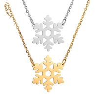 Chaîne De Chandail De Main Européen Et Américain De Noël Cadeau Simple Tout-match Flocon De Neige Pendentif Géométrique Femmes En Acier Inoxydable De Flocon De Neige Collier main image 3