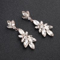 Style Européen Haut De Gamme Nouveau Boucles D'oreilles De Luxe Brillant Strass Goujons Cristal Boucles D'oreilles Fleur De Mariage Ornement Usine En Gros main image 2