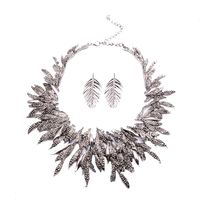 Croix-frontière Vente Chaude Feuilles Collier Et Boucles D'oreilles Suite Cour Exagérée Vent Oreille Anneaux D'une Seule Pièce Dropshipping main image 5