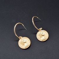 Coin Boucles D'oreilles Reine Avatar Boucles D'oreilles Simple 2018 Nouveau-gardiste Tempérament Européen Et Américain Internet Chaude Goutte Boucle D'oreille Pièce D'or main image 1