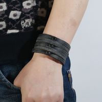 2019 Neuer Stil Punk Stil Retro Alte Herren Rindsleder Armband Einfache Niete Breite Leder Armband Grenz Überschreitende Versorgung main image 1