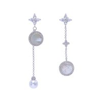 Gracieux Et À La Mode Personnalité Perle Argent Aiguille Asymétrique Boucles D'oreilles Zircon Boucles D'oreilles Mère Shell Boucles D'oreilles Longues En Gros main image 6