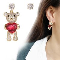 Japanische Und Koreanische Neue Zirkon Ohrringe Weibliche 925 Silberne Nadel Niedliche Persönlichkeit Mode Ohrringe Asymmetrische Liebes Bären Ohrringe main image 1