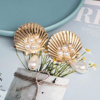 Fashion Alloy Shell Pearl Earrings main image 3