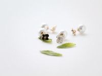 Temperament Small Zouju Flower Pearl Alloy Earrings main image 4