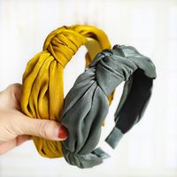 Fabrik Direkt Verkauf Koreanischer Haarschmuck Einfarbiger Stoff Breit Geprestes Haarband Einfache Und Vielseitige Damen Haarnage Direkt Verkauf 2021 main image 6