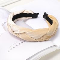 Heiß Verkauftes Europäisches Und Amerikanisches Samt Stoff Geflochtenes Stirnband Koreanisches Kreatives Twist-stirnband Haarkarte Hersteller Yiwu Großhandel sku image 5