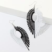 New Creative Leaf Earrings Personality Black And White Symmetrical Drop-shaped Earrings main image 1