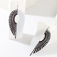 New Creative Leaf Earrings Personality Black And White Symmetrical Drop-shaped Earrings main image 5