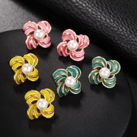 Trendy Simple Metal Pearl Flower Stud Earrings Sweet Petal Earrings main image 5