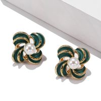 Trendy Simple Metal Pearl Flower Stud Earrings Sweet Petal Earrings sku image 6