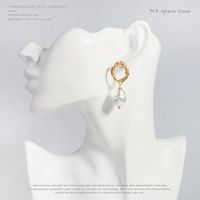 Europäische Und Amerikanische Mode Beliebte Nachgeahmte Perlen Ohrringe Frauen Neue Lange Einfache Temperament Designer Handgemachte Legierung Schmuck main image 5