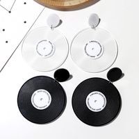 Europäische Und Amerikanische Grenz Überschreitende Neue Mode Vinyl Schallplatten Runde Ohrringe Einfache Persönlichkeit Vielseitige Damen Temperament Ohrringe Ohrringe main image 1