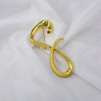 European And American Metal Exaggerated 8 Word Styling Brooch Female Simple Fashion Net Red Brooch sku image 1