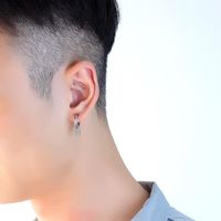 Fabrik Direkt Verkauf  Heiß Verkaufte Persönlichkeit Einfache Edelstahl Feder Ohrringe Ohrringe Titan Stahl Herren Ohrringe main image 5