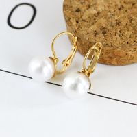 Koreanische Mode Einfache Perlen Ohrringe Neue Koreanische Star Ohrringe Weibliche Perlen Eingelegte Schmuck Großhandel sku image 1