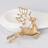 Animal Jewelry Wholesale Fashion Cartoon Cute Christmas Deer Brooch Alloy Drop Oil Brooch Women Wholesale main image 6