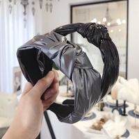 Explosion Style Simple High-end Hair Accessories Imitation Leather Patent Leather Knotted Wide-angle Hair Band main image 3