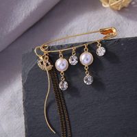 T99313 Coréenne Mode Ornement Longue Strass Perle Internet Celebrity Femmes De New Creative Broches Broche main image 2