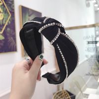 High-end Hair Accessories Solid Color Fabric With Diamond Knotted Wide Side With Teeth Headband Female sku image 2