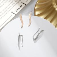 Européen Et Américain Hot Clip Oreille Personnalité Alliage En Métal En Forme De Feuille Oreille Goujons Oreille Clip Croix-frontière Polyvalent Boucles D'oreilles Gouttes Pour Les Oreilles main image 4