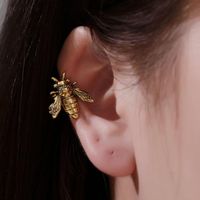 Retro Ear Clip Metal Bee Earrings Female Fashion U Type Single Only Insect Ear Bone Clip main image 1
