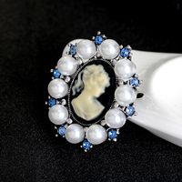 Vintage Beauty Head Brooch Pin Round Alloy Diamond Pearl Corsage Scarf Buckle main image 4