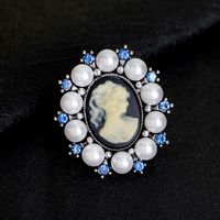 Vintage Beauty Head Brooch Pin Round Alloy Diamond Pearl Corsage Scarf Buckle main image 5