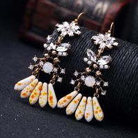 Qingdao Ornement En Gros Européenne Et American Vintage Accessoires Ventes Directes D'usine Femmes De Long Creux Bijoux Boucles D'oreilles Boucles D'oreilles main image 3