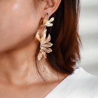 Bohemian Exaggerated Irregular Flower And Leaf Long Earrings main image 3
