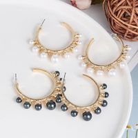 Fashion C Shape Inlaid Pearls Alloy Acrylic Earrings Ear Studs main image 3