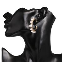 Fashion C Shape Inlaid Pearls Alloy Acrylic Earrings Ear Studs main image 6