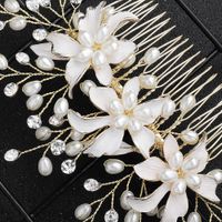 Bridal Jewelry Beautiful Alloy Flowers Inserted Comb Handmade Pearl Hair Comb Dress Headdress main image 4