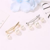 Curved Pearl Brooch Wild Practical Collar Pin Cardigan Button Fashion Accessories main image 3