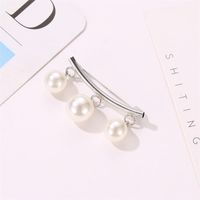 Curved Pearl Brooch Wild Practical Collar Pin Cardigan Button Fashion Accessories main image 4