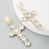 Européen Et Américain Rétro Exagérée Personnalisé Perle Boucles D'oreilles Femmes Alliage De Diamant Croix Longue Sauvage Japonais Et Coréen Bijoux Nouveau main image 2