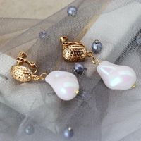 White Irregular Imitation Pearl Ear Clip Ear Studs Geometric Pearl Ear Clip Ear Studs main image 4