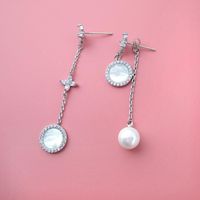 Nouveau Mère Shell Perle Boucles D'oreilles Pour Les Femmes De Luxe À Prix Abordable Mode Boucles D'oreilles Conception Ornement Capricieux Long Gouttes Pour Les Oreilles Tout-match Double-utiliser main image 2