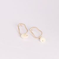 Matte Texture Metallic Alloy Stud Earrings Freshwater Pearl Minimalist Retro Dongdaemun Same Product Earrings For Women main image 3