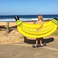 Hersteller Liefern Pvc Wasser Erwachsene Aufblasbare Bananen Schwimmreihe Schwimm Maschine Einzel Banana Boot Reittier Schwimm Ring main image 1