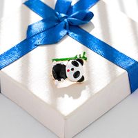 Ventes Directes D'usine Nouvelle Mode Personnalisé Bambou Panda Broche Polyvalent Alliage Dripping Huile Animal Corsage Spot main image 6