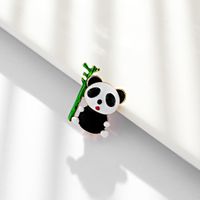 Fabrik Direkt Verkauf Neue Mode Persönlichkeit Bambus Panda Brosche All-match-legierung Tropf Öl Tier Corsage Spot main image 5