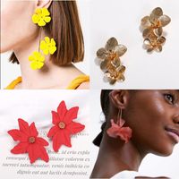 Europäische Und Amerikanische Mode Blumen Ohrringe Kreative Blumen Legierung Acryl Stoff Perlen Serie Damen Ohr Schmuck main image 1