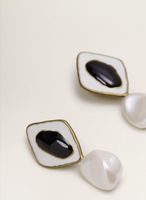 Japanische Und Koreanische Temperament Geometrische Ohrringe Frauen Einfache Mode Nachahmung Perlen Harz Ohrringe Persönlichkeit Europäische Und Amerikanische Trend Ohrringe main image 4