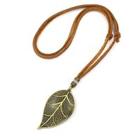 Rétro Grande Feuille De Pendentif Collier Long Pull Chaîne Hommes Et Femmes Coréenne-style Feuille De Peau De Vache Chaîne Collier Accessoires Personnels main image 5