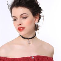 Alliage Électrolytique Collier Européen Et Américain Style Fleur Pendentif Choker Collier Court Internet Chaude Clavicule Chaîne Féminine Xl01028d main image 4